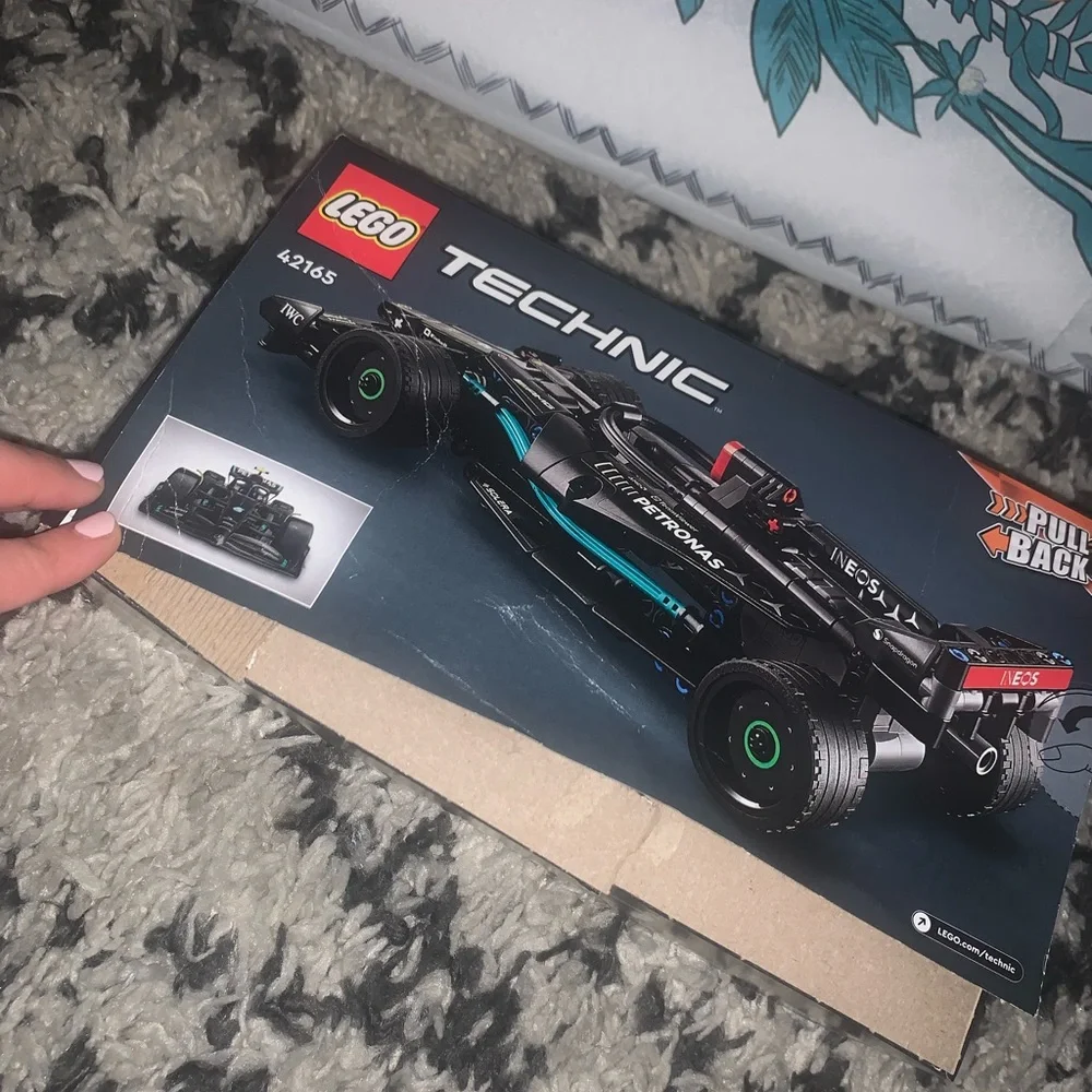 LEGO Technic Mercedes-AMG F1 W14 E Performance Pull-Back Race Car Toy 42165 - Picture 4 of 4